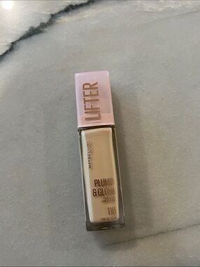 Maybelline Lifter Plump & Glow Foundation - shade 118